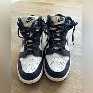 Nike high top sneakers size 6 in kids